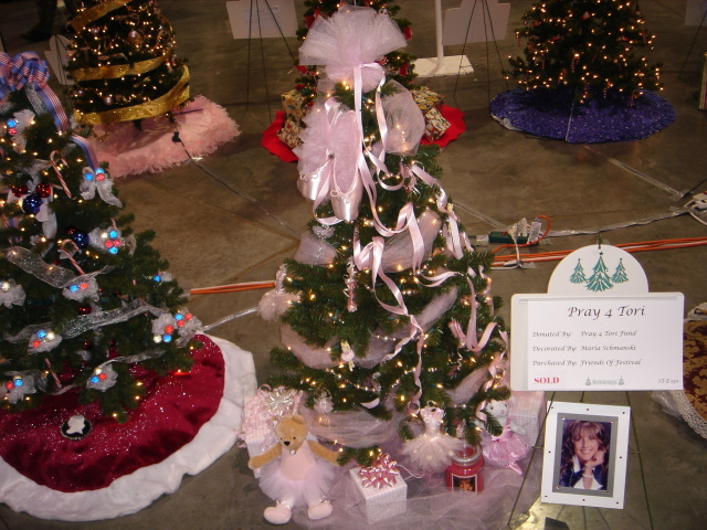Pray 4 Tori tree - Festival of Trees