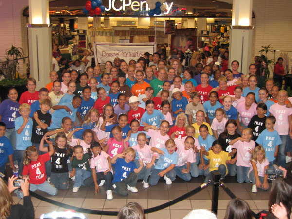 Oceanside Mall Pray4Tori Dance