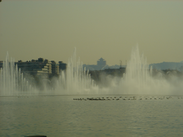 Hangzhou West Lake fountains